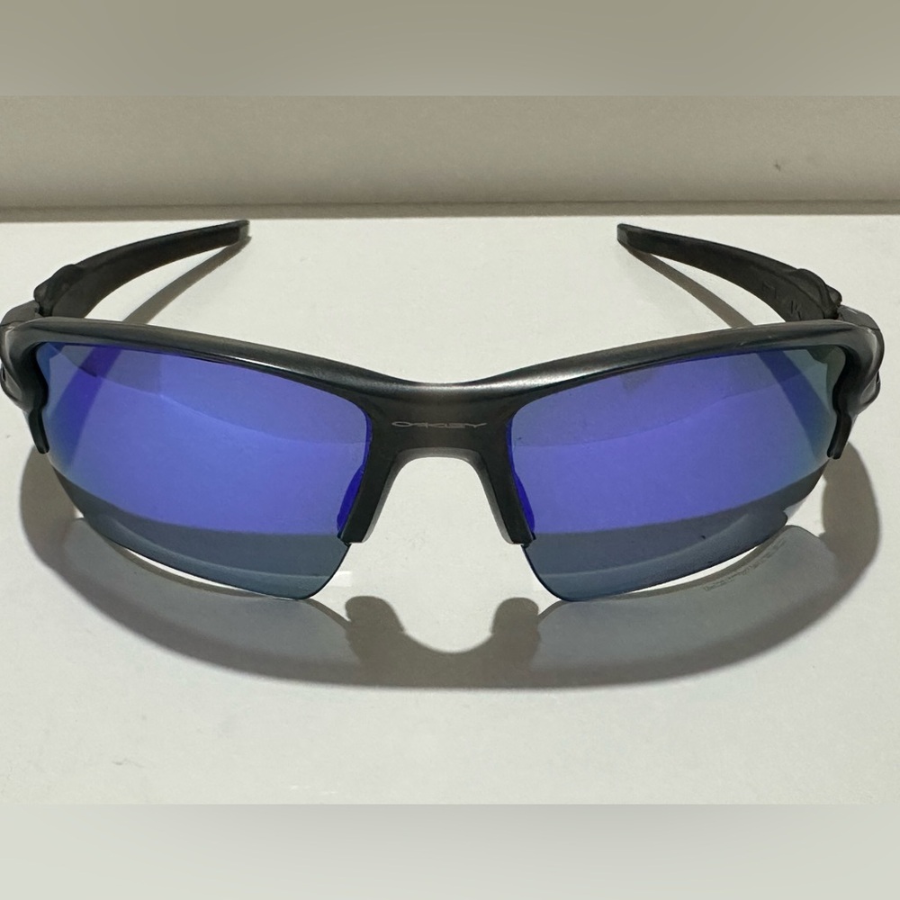 Brand New Oakley Flak 2.0 XL Sunglasses Matte Grey/Violet Iridium Polarized